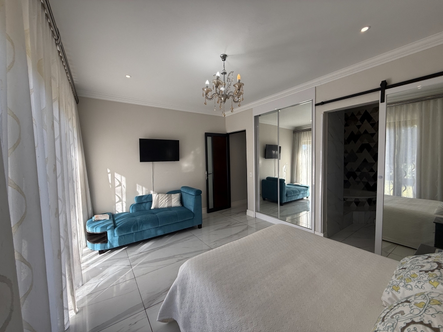 5 Bedroom Property for Sale in The Islands Estates North West